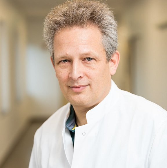 Oberarzt Oliver Schmitz, Facharzt für Gefäßchirurgie, Endovaskulärer Chirurg der DGG, F.K. Notfallmedizin und Rettungsdienst